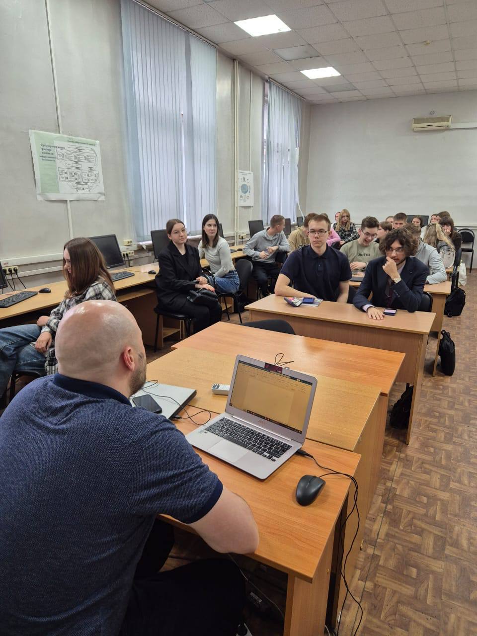 В рамках осуществления программы «Обучение служением» студенты 1 курса встретились с социальным заказчиком- представителем межрегиональной общественной организации «Отряды народной дружины «Восток»