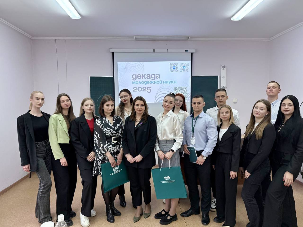 Студенты Президентской академии в Хабаровске приняли участие в декаде молодежной науки 2025, проходящей на базе Дальневосточного государственного университета путей сообщения!